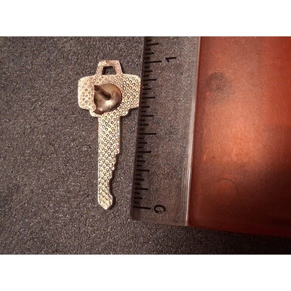 Ford Mustang Key Lapel Pin Tie Tack Silver Tone Logo Emblem Pinback w/ Clutch - Picture 3 of 3